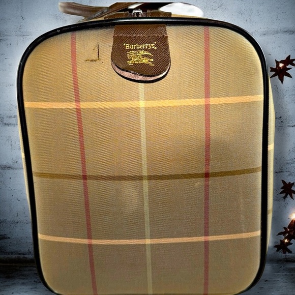Burberry;s Nova Check Leather Trimmed Weekender Bag - Picture 3 of 14